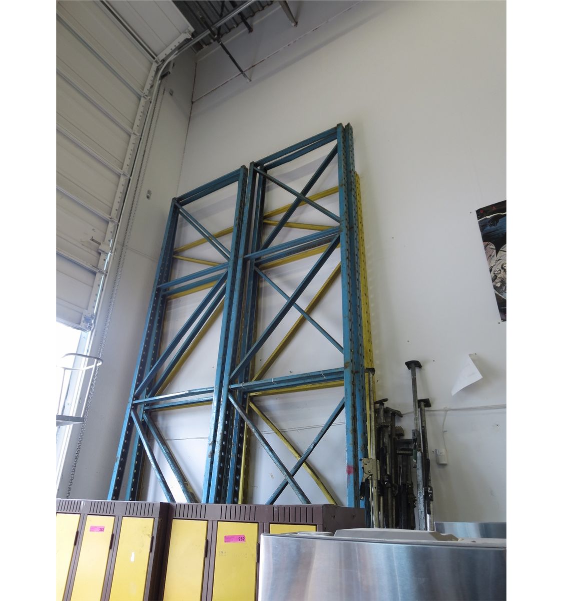 Pallet racking 17' 456