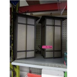 2 exterior hanging lamps
