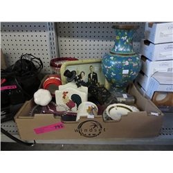 Box of assorted vintage items