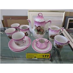 13 Pieces of vintage children's tea set