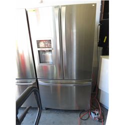 Stainless steel French door refrigerator