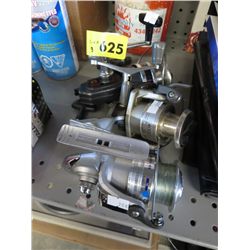 3 Fishing reels
