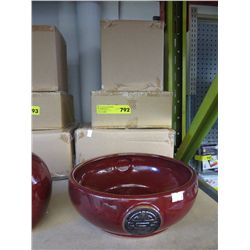 3 Glazed pottery container