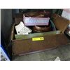 Image 1 : Box of kitchenware
