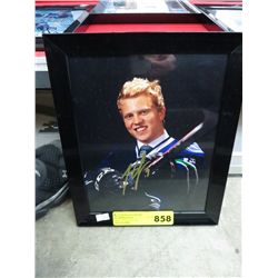 Autographed photo of Hunter Shinkaruk
