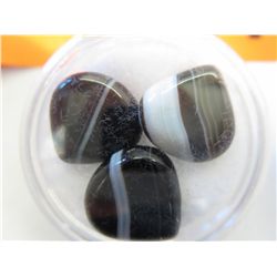 Gem jar - 3 black line agate stones
