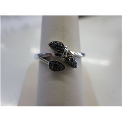 Ladies' blue diamond leaf design ring
