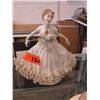 Image 1 : Spitze glazed figurine