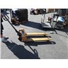 Image 1 : Titan hydraulic pallet jack