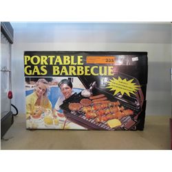 Portable hibachi size gas barbecue