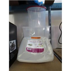 4 Plastic containers with lids.