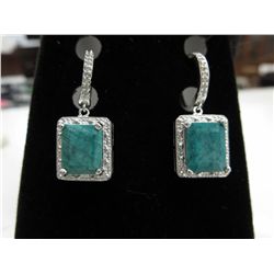 Emerald & diamond earring - 26 diamonds in total