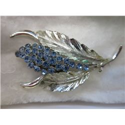 3 x ladies' assorted crystal brooches