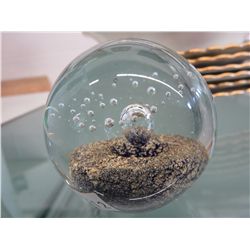 Collectable paperweight