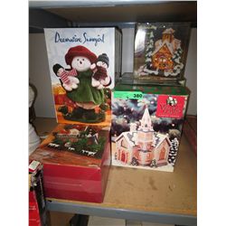 6 Boxed Christmas decorations