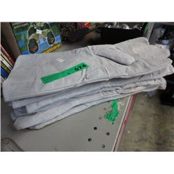 Four pairs of work gloves