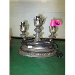 Vintage 3 bulb table lamp