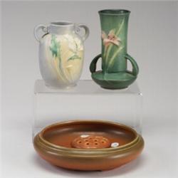 Four Roseville Pieces A Green Zephyr Lily Vase 131 7 Touch Up