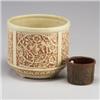 Image 1 : Two ZANESVILLE pieces: a PETERS AND REED Moss Aztec planter with hairline and a ROSEVILLE ivory p...