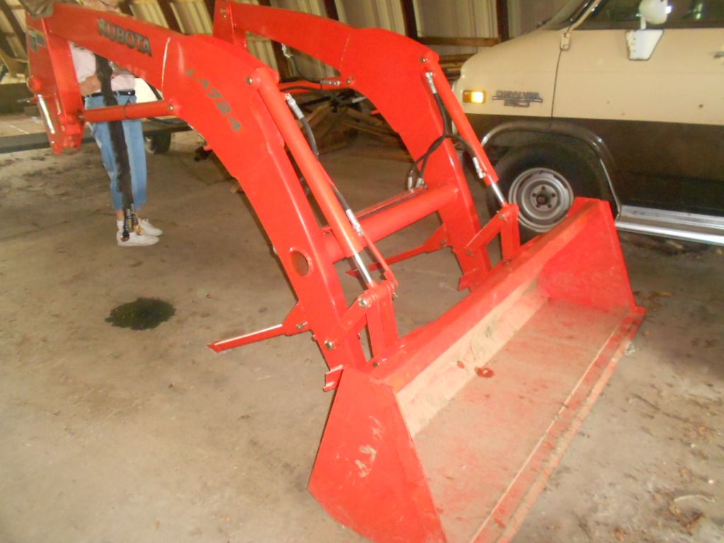 Front Loader Kubota LA724