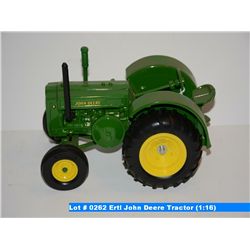 Ertl John Deere Tractor (1:16)