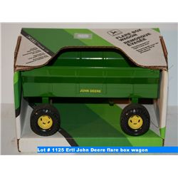 Ertl John Deere flare box wagon