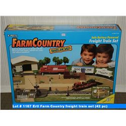 Ertl Farm Country freight train set (42 pc)