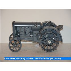 Twin City tractor - limited edition (657/1500)