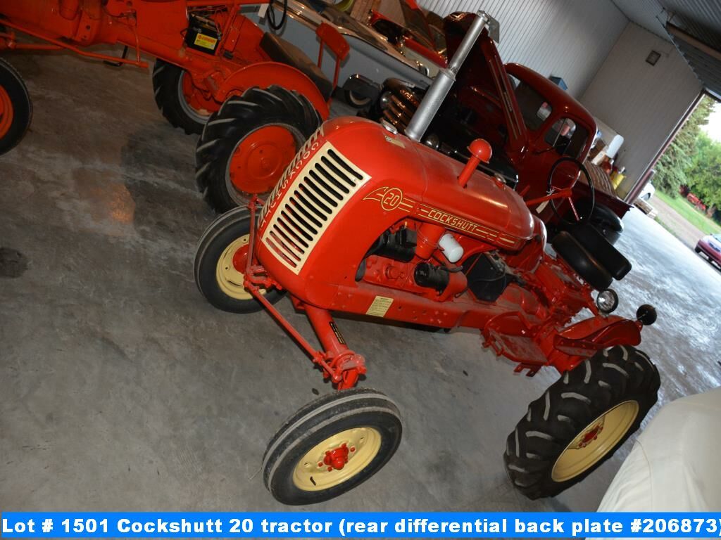 Cockshutt 20 tractor (rear differential back plate #206873)
