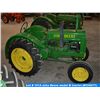 Image 2 : John Deere model B tractor (#334277)