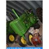 Image 3 : John Deere model G tractor (#28476)