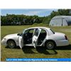 Image 3 : 2001 Lincoln Signature Series towncar, (#1LNHM82W41Y657874), 94228 miles