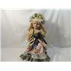 Image 3 : 17" PORCELAIN DOLL IN ELEGANT DRESS