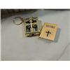 Image 3 : LOT 12 VENDOR SETS BIBLE KEYCHAIN