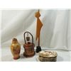 Image 1 : LOT 4 WOODEN & CERAMIC DECORATIVE PIECES