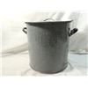 Image 1 : LARGE VINTAGE GRANITEWARE POT WITH LID
