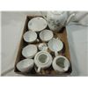 Image 3 : LOT 13 PIECE CHINA TEA SET