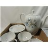 Image 4 : LOT 13 PIECE CHINA TEA SET