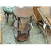 Image 1 : OAK 3 TIER ROUND TABLE