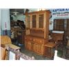 Image 1 : OAK COUNTRY DINING ROOM BUFFET HUTCH