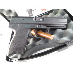 HECKLER & KOCH USP .40S&W SEMI-AUTO PISTOL