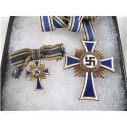 WWII NAZI MOTHERS CROSS (MEDALS)