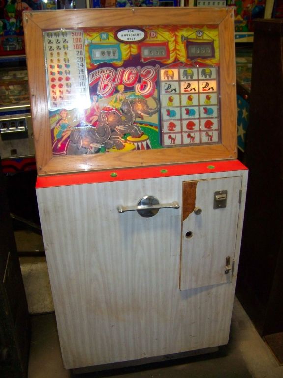 KEENEY'S BIG 3 CONSOLE SLOT MACHINE