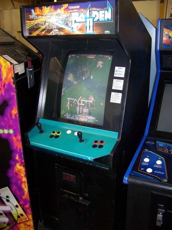 RAIDEN II VERTICAL SHOOTER ARCADE GAME