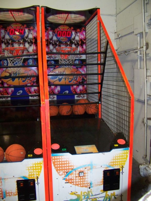 SLAM N JAM BASKETBALL ARCADE GAME