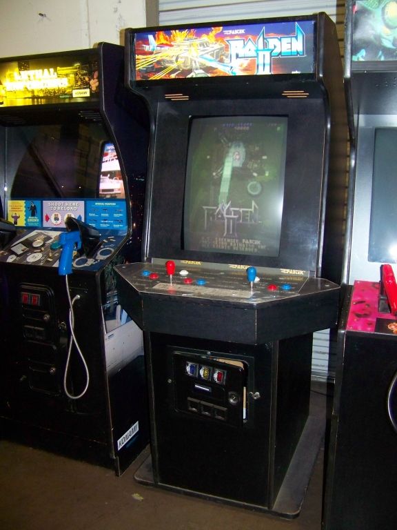 RAIDEN II VERTICAL SHOOTER ARCADE GAME