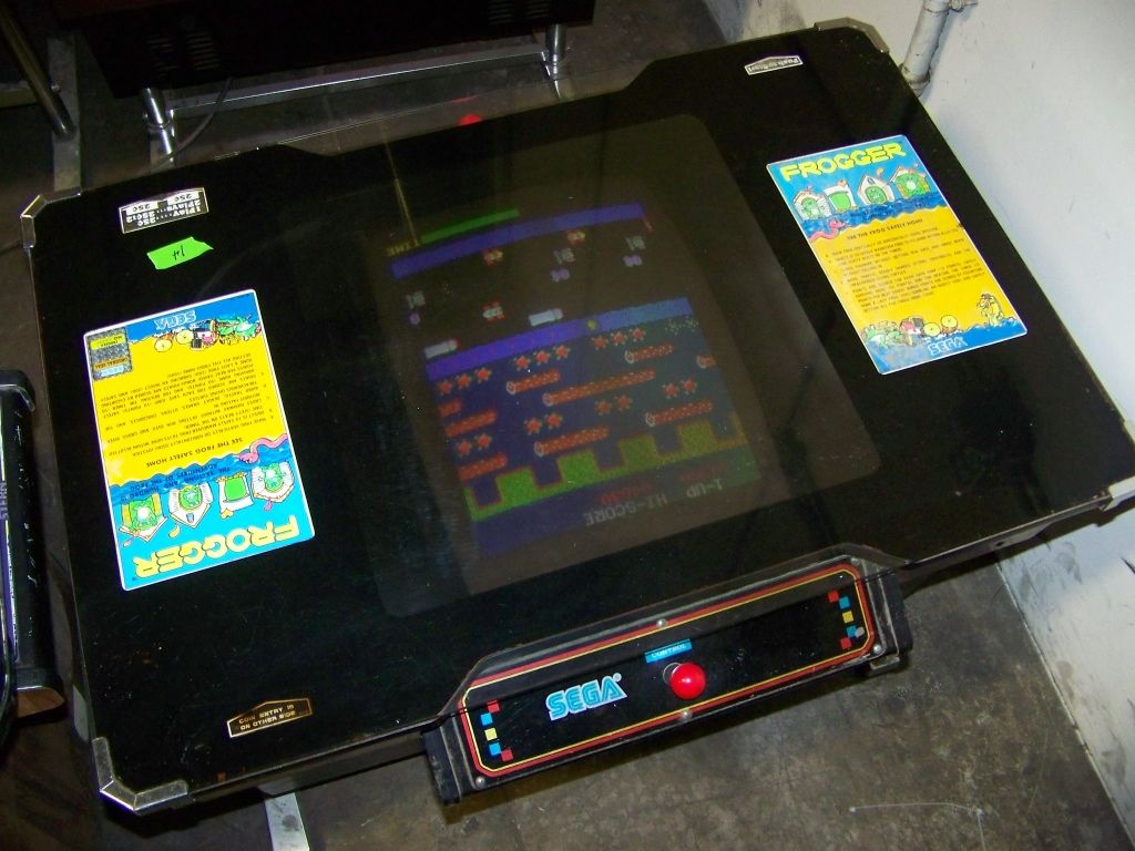 FROGGER CLASSIC SEGA COCKTAIL TABLE 19
