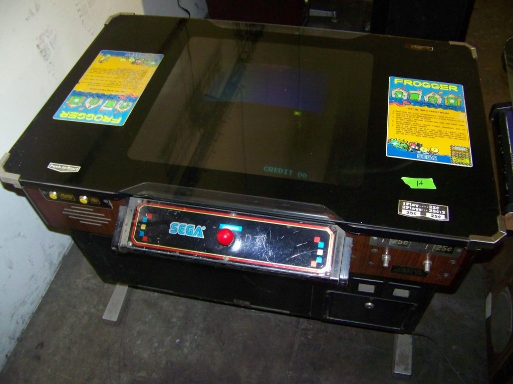 FROGGER CLASSIC SEGA COCKTAIL TABLE 19