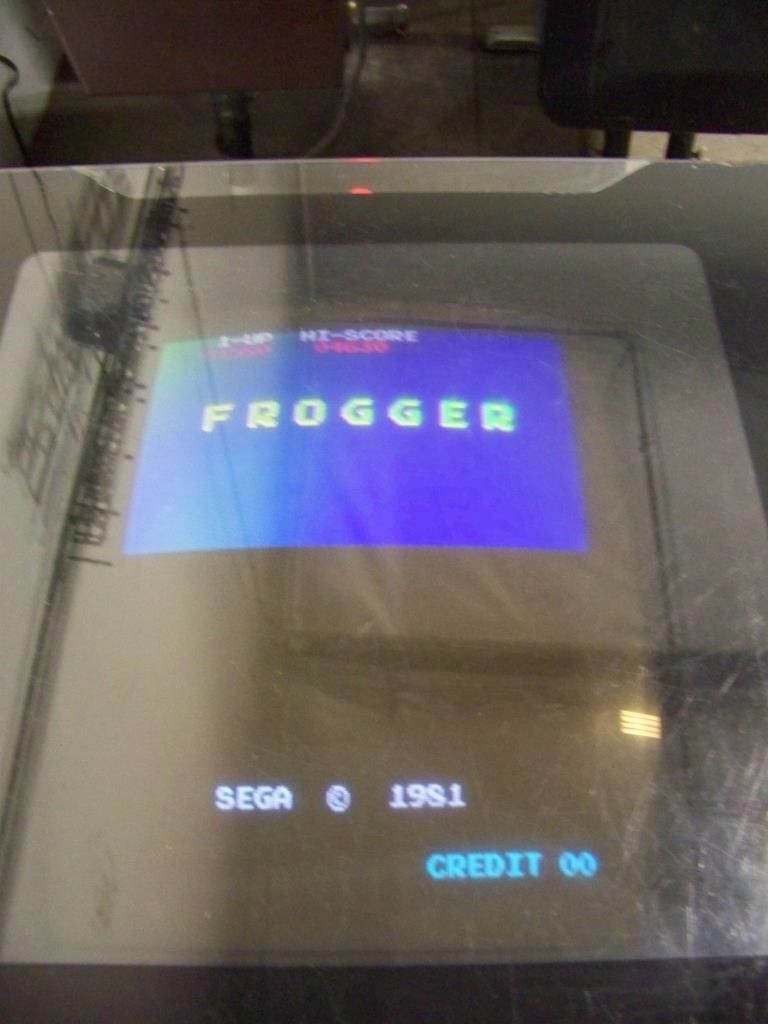 FROGGER CLASSIC SEGA COCKTAIL TABLE 19