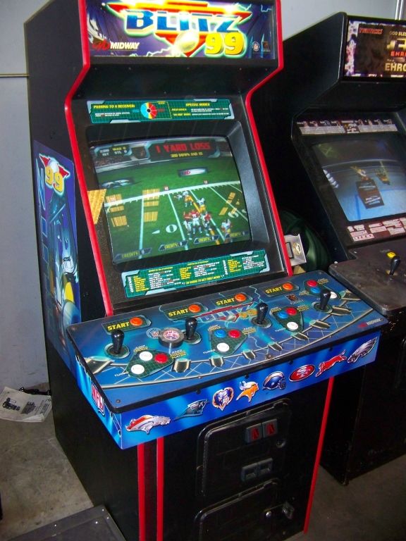 BLITZ 99 FOOTBALL ARCADE GAME MIDWAY